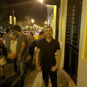 Meet your Posher, Efrain